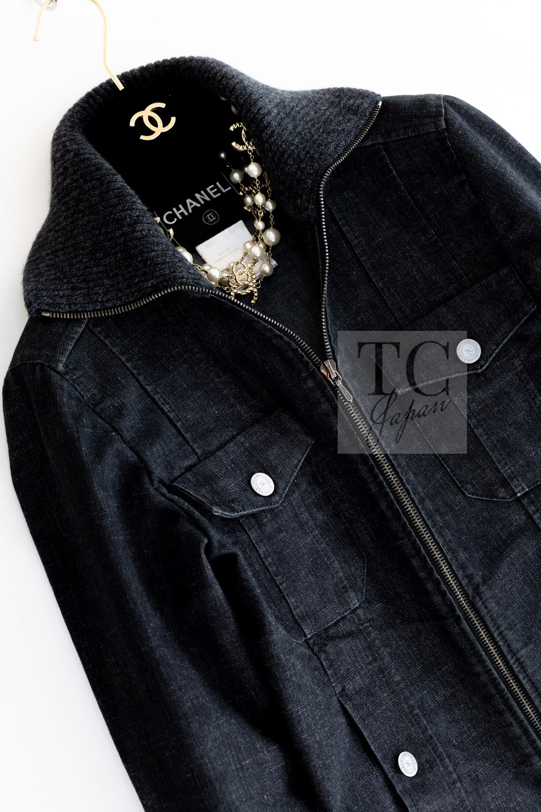 CHANEL 03A Dark Gray Cotton Denim KATE MOSS Knit Collar Front Zipper Jacket 38 シャネル ダーク グレー コットン デニム ニット 襟 フロント ジッパー ジャケット 即発