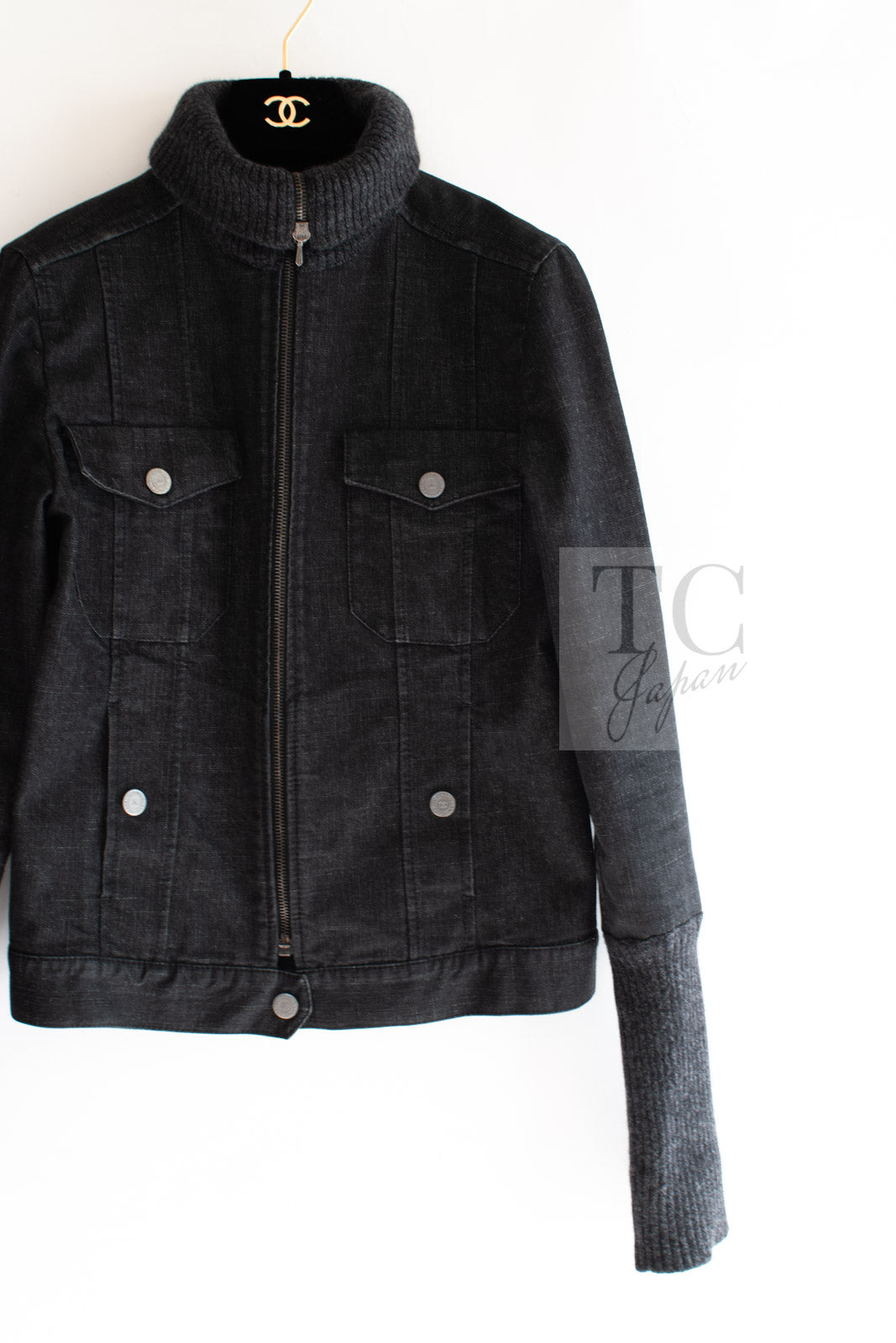 CHANEL 03A Dark Gray Cotton Denim KATE MOSS Knit Collar Front Zipper Jacket 38 シャネル ダーク グレー コットン デニム ニット 襟 フロント ジッパー ジャケット 即発