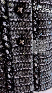 CHANEL 06A Gray Sequin Tweed Jacket 38 シャネル グレー スパンコール ツイード ジャケット 即発 - TC JAPAN