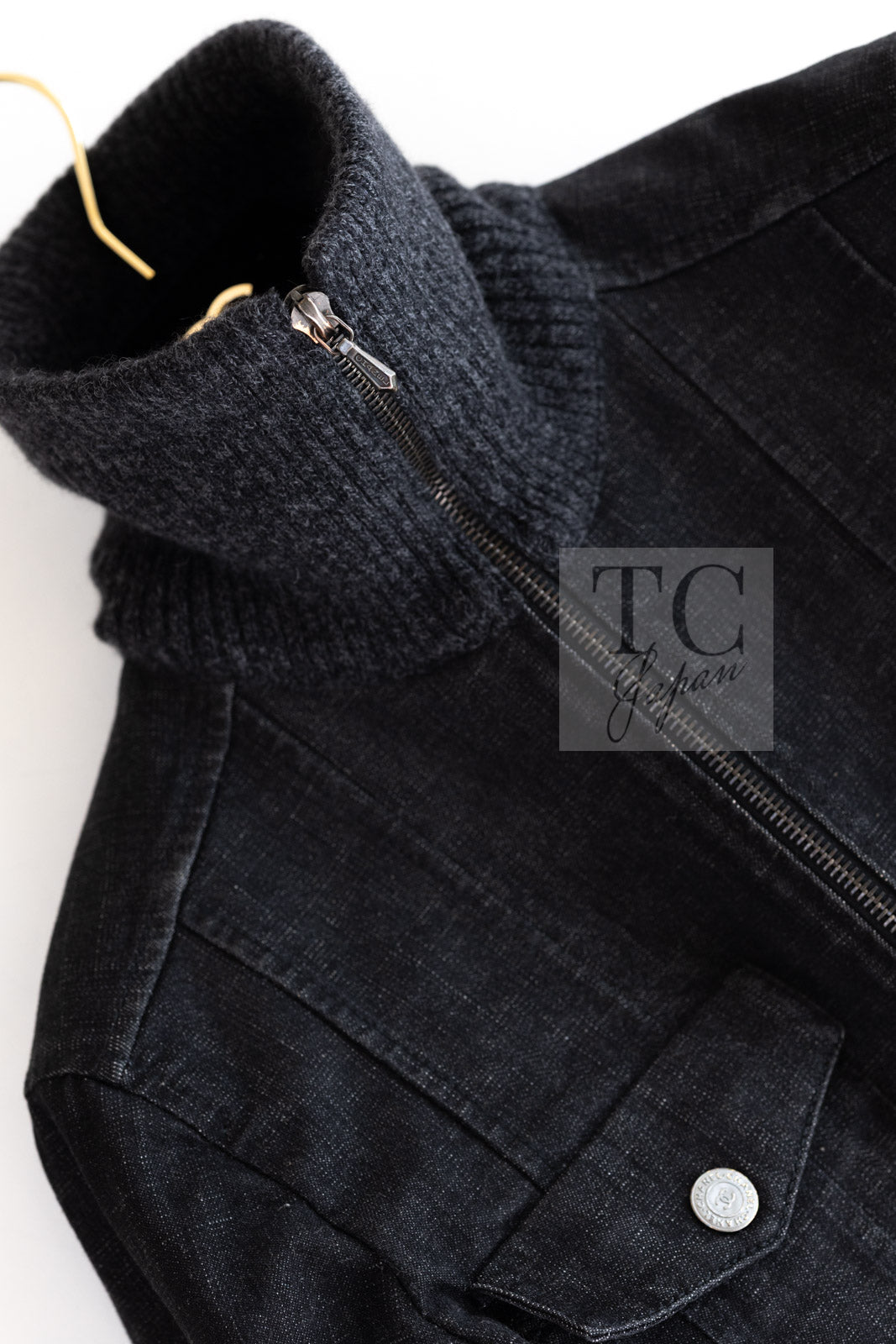 CHANEL 03A Dark Gray Cotton Denim KATE MOSS Knit Collar Front Zipper Jacket 38 シャネル ダーク グレー コットン デニム ニット 襟 フロント ジッパー ジャケット 即発
