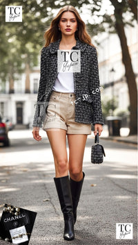 CHANEL 13B Black Peter Pan Collar CC Button Wool Tweed Jacket 42 シャネル ブラック ピーターパン襟 ココマーク ボタン ウール ツイード ジャケット 即発