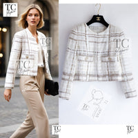 CHANEL 15C White Beige Dubai Lesage Tweed Collarless Jacket CC Gripoix Button 36 38 シャネル ホワイト ベージュ ルサージュ ツイード ドバイ ノーカラー ジャケット CCロゴ グリポア ボタン 即発