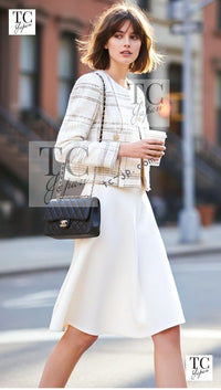 CHANEL 15C White Beige Dubai Lesage Tweed Collarless Jacket CC Gripoix Button 36 38 シャネル ホワイト ベージュ ルサージュ ツイード ドバイ ノーカラー ジャケット CCロゴ グリポア ボタン 即発