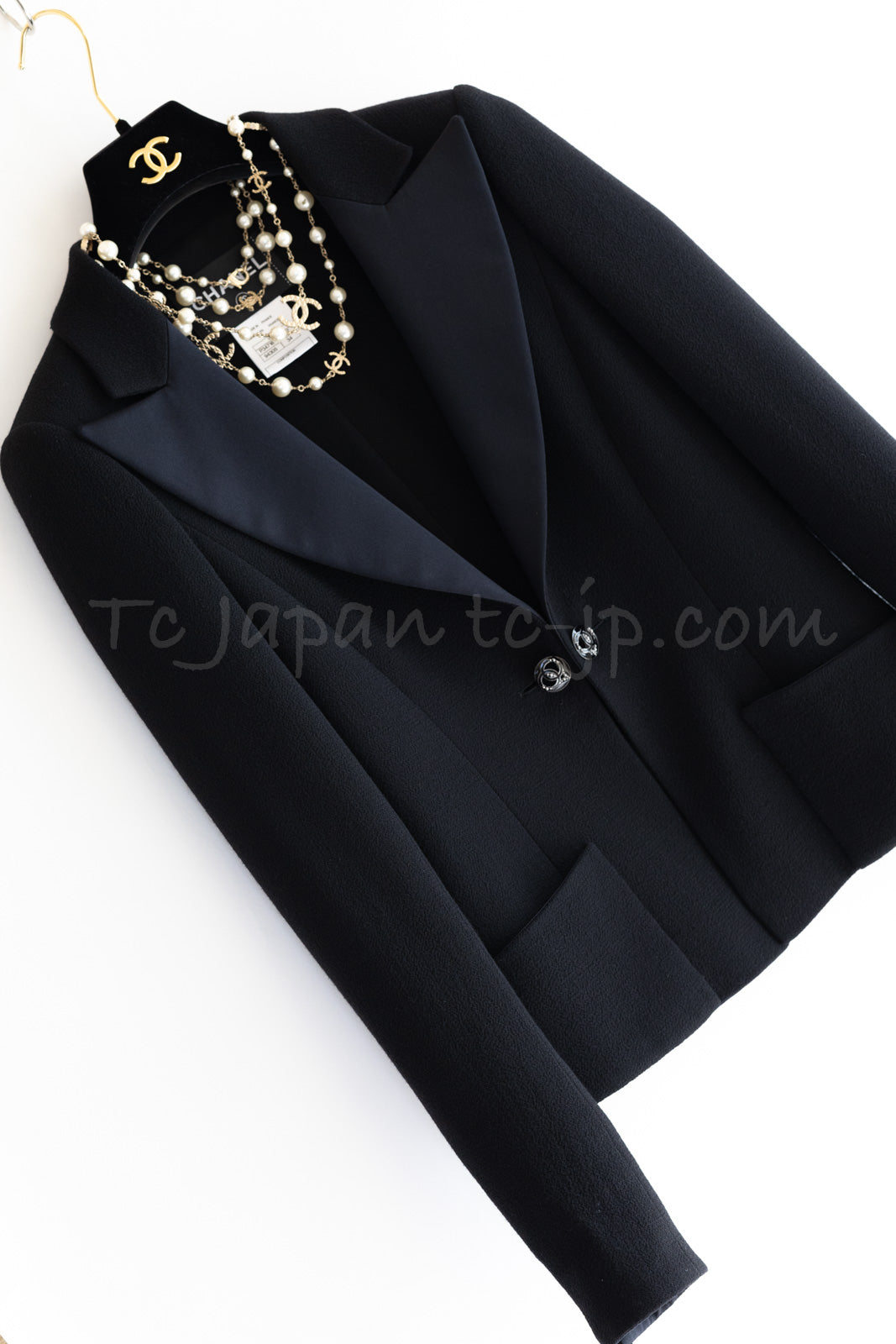 CHANEL 09C Black Wool Silk Collar Jacket Heart CC Logo Button 34 シャネル ブラック ハート ココボタン ウール シルク襟 ジャケット 即発