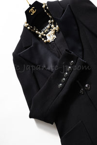 CHANEL 09C Black Wool Silk Collar Jacket Heart CC Logo Button 34 シャネル ブラック ハート ココボタン ウール シルク襟 ジャケット 即発