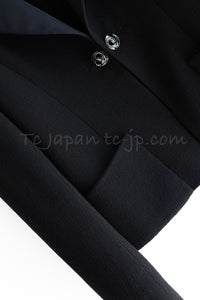 CHANEL 09C Black Wool Silk Collar Jacket Heart CC Logo Button 34 シャネル ブラック ハート ココボタン ウール シルク襟 ジャケット 即発