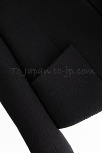 CHANEL 09C Black Wool Silk Collar Jacket Heart CC Logo Button 34 シャネル ブラック ハート ココボタン ウール シルク襟 ジャケット 即発