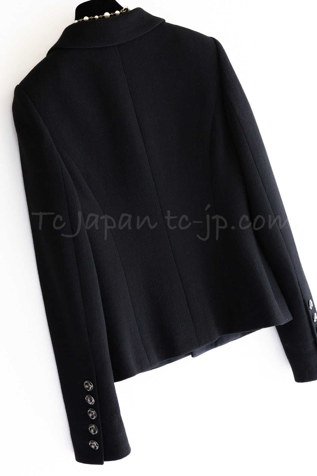 CHANEL 09C Black Wool Silk Collar Jacket Heart CC Logo Button 34 シャネル ブラック ハート ココボタン ウール シルク襟 ジャケット 即発