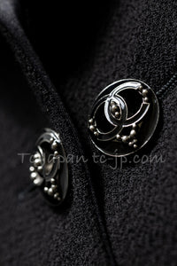CHANEL 09C Black Wool Silk Collar Jacket Heart CC Logo Button 34 シャネル ブラック ハート ココボタン ウール シルク襟 ジャケット 即発