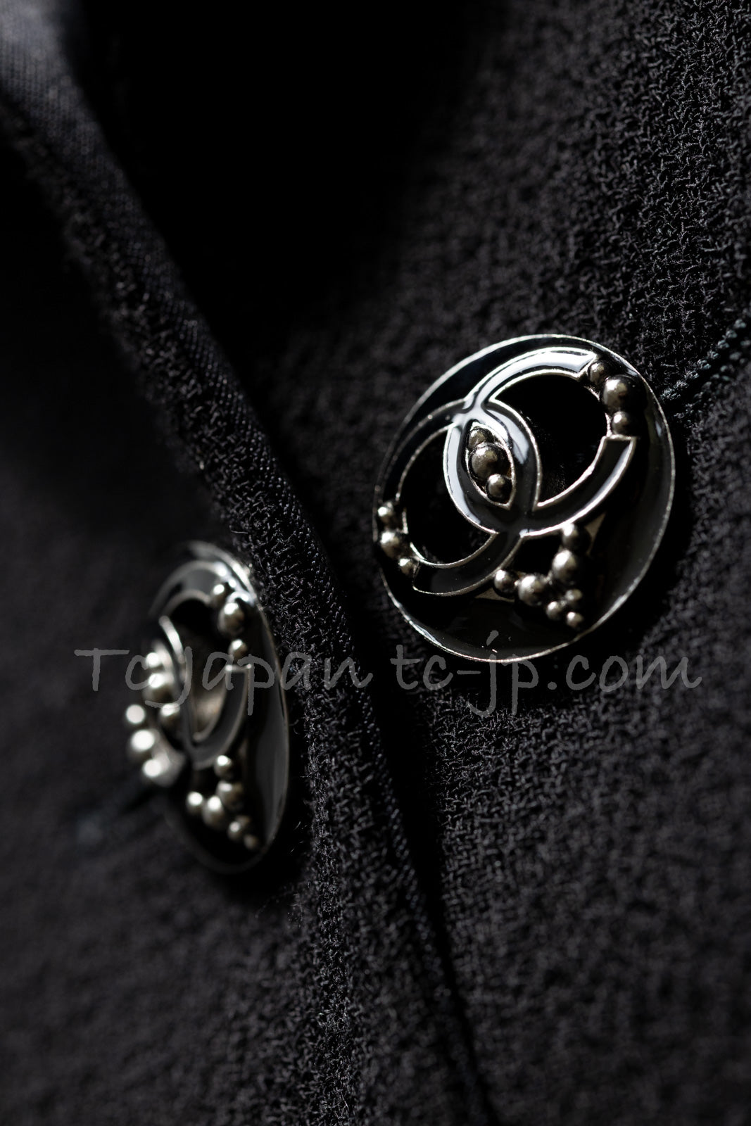CHANEL 09C Black Wool Silk Collar Jacket Heart CC Logo Button 34 シャネル ブラック ハート ココボタン ウール シルク襟 ジャケット 即発