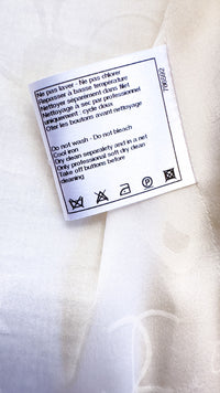 CHANEL 09C White Silver CC Logo Button Jacket 46 シャネル ホワイト・メタリック シルバー・貴重な 手製 コットン・ツイード・ジャケット CCロゴボタン 即発