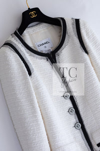 CHANEL 09S White Ivory Black Trim CC Button Jacket 40 シャネル ホワイト アイボリー ブラック トリム CC ココボタン ジャケット 即発