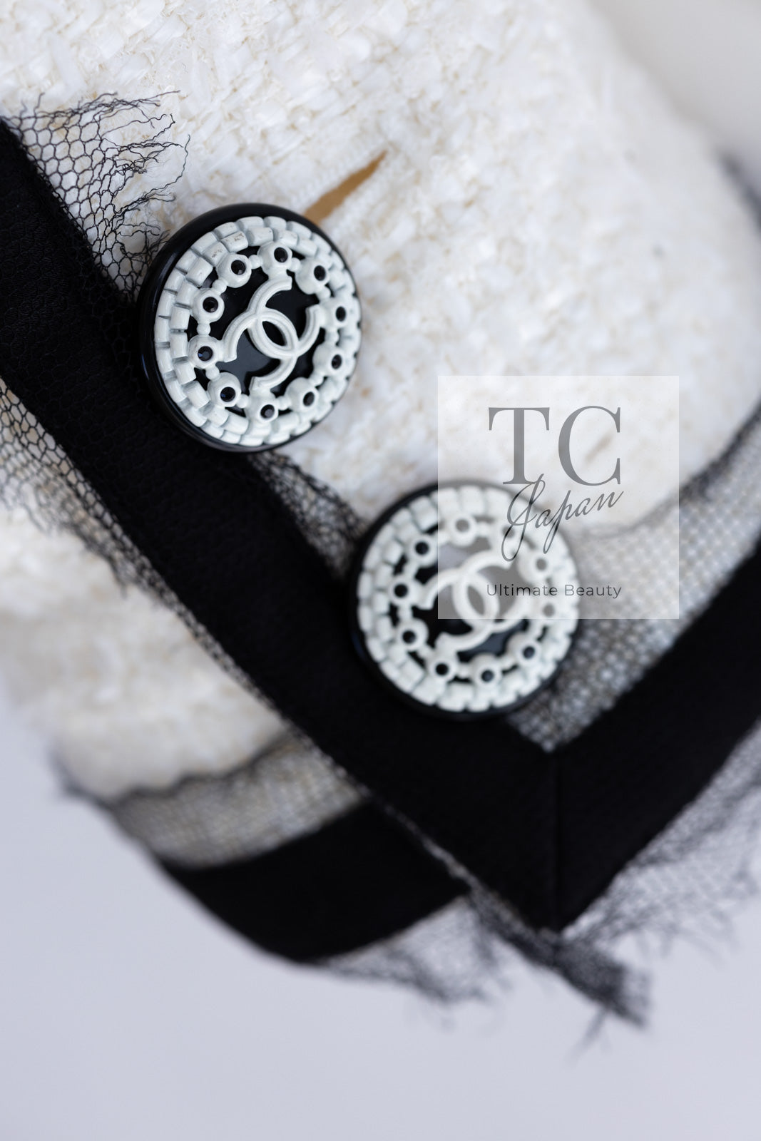 CHANEL 09S White Ivory Black Trim CC Button Jacket 40 シャネル ホワイト アイボリー ブラック トリム CC ココボタン ジャケット 即発