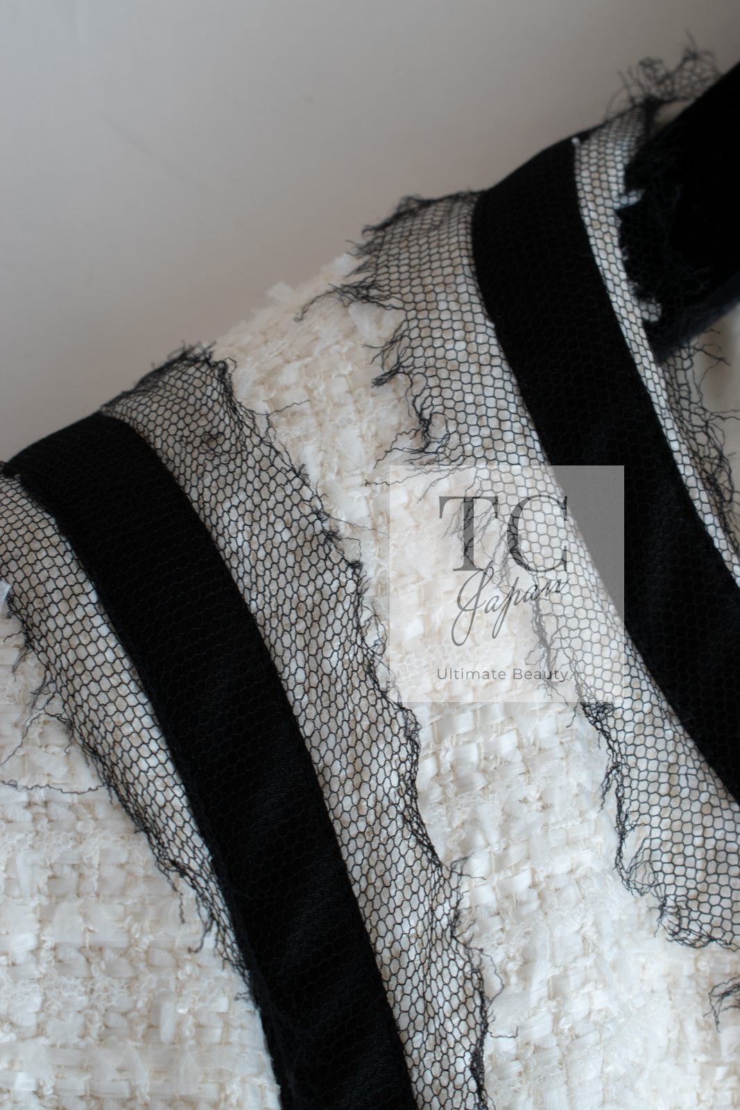 CHANEL 09S White Ivory Black Trim CC Button Jacket 40 シャネル ホワイト アイボリー ブラック トリム CC ココボタン ジャケット 即発