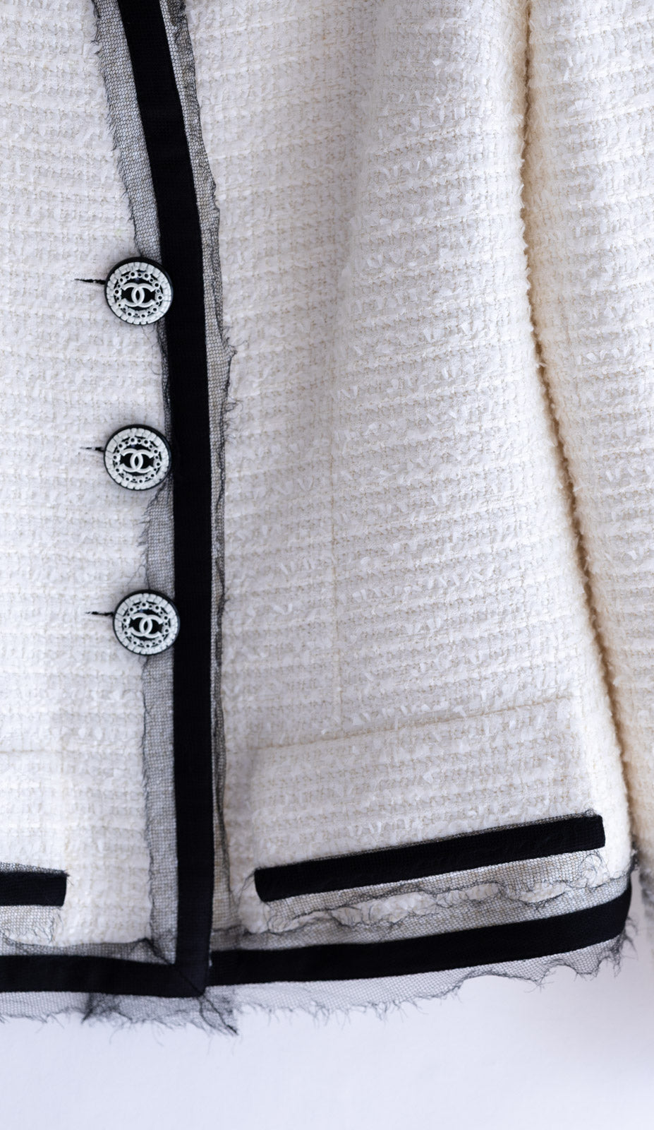 CHANEL 09S White Ivory Black Trim CC Button Jacket 40 シャネル ホワイト アイボリー ブラック トリム CC ココボタン ジャケット 即発