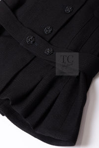CHANEL 07C Black Wool Silk Ruffle Trim Jacket Skirt Suit 34 38 シャネル ブラック ウール シルク ラッフル トリム ジャケット スカート スーツ 即発