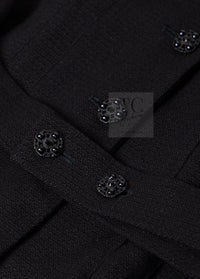 CHANEL 07C Black Wool Silk Ruffle Trim Jacket Skirt Suit 34 38 シャネル ブラック ウール シルク ラッフル トリム ジャケット スカート スーツ 即発 - TC JAPAN