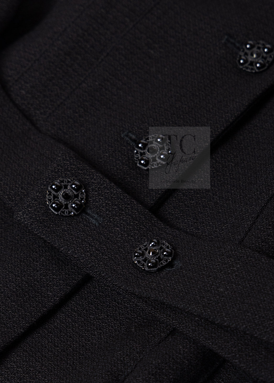 CHANEL 07C Black Wool Silk Ruffle Trim Jacket Skirt Suit 34 38 シャネル ブラック ウール シルク ラッフル トリム ジャケット スカート スーツ 即発 - TC JAPAN