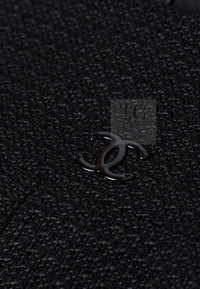 CHANEL 07C Black Wool Silk Ruffle Trim Jacket Skirt Suit 34 38 シャネル ブラック ウール シルク ラッフル トリム ジャケット スカート スーツ 即発