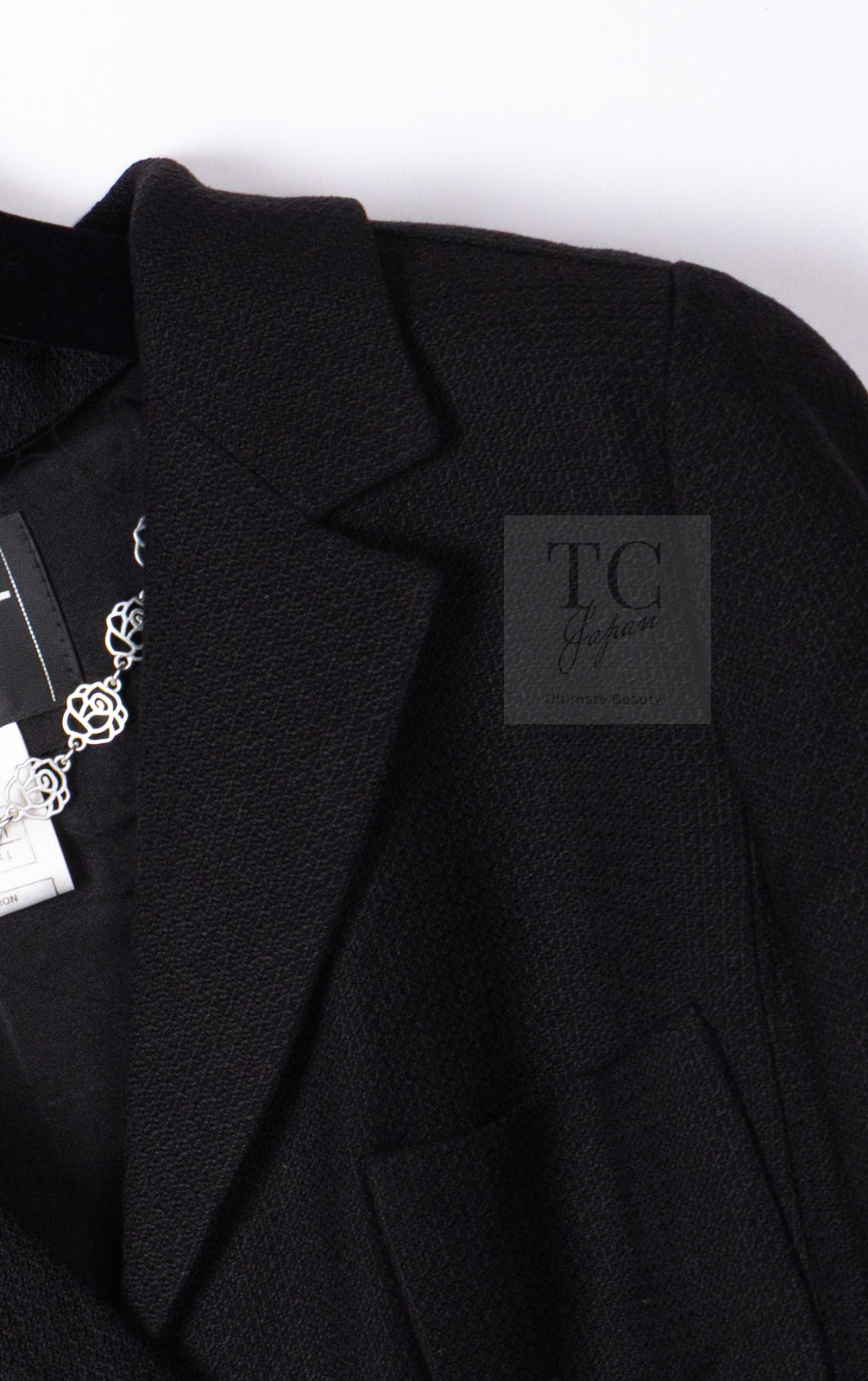 CHANEL 07C Black Wool Silk Ruffle Trim Jacket Skirt Suit 34 38 シャネル ブラック ウール シルク ラッフル トリム ジャケット スカート スーツ 即発