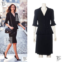 CHANEL 07C Black Wool Silk Ruffle Trim Jacket Skirt Suit 34 38 シャネル ブラック ウール シルク ラッフル トリム ジャケット スカート スーツ 即発