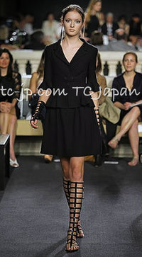 CHANEL 07C Black Wool Silk Ruffle Trim Jacket Skirt Suit 34 38 シャネル ブラック ウール シルク ラッフル トリム ジャケット スカート スーツ 即発 - TC JAPAN