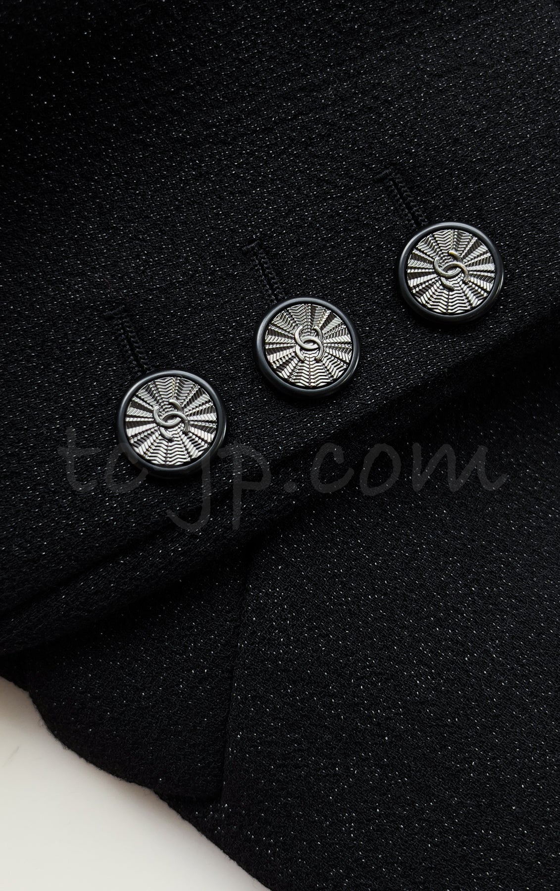 CHANEL 14B Black Metallic CC Buttons Wool Tweed Jacket 34 38 シャネル ジャケット CHANEL 14B ブラック メタリック ココボタン ウール ツイード 34 38 - TC JAPAN