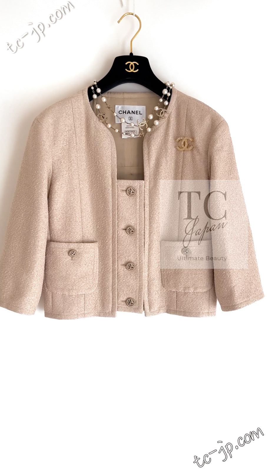 シャネル ジャケット CHANEL ベージュ クロップド CCロゴボタン