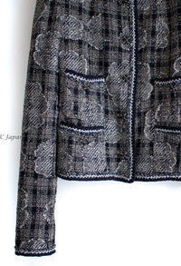 CHANEL 06PF Camellia Gray Navy Cotton Silk Gripoix Button Collarless Tweed Jacket 34 15