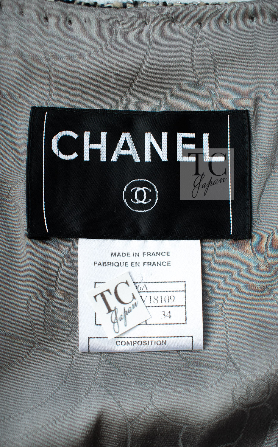 CHANEL 06PF Camellia Gray Navy Cotton Silk Gripoix Button Collarless Tweed Jacket 34 10