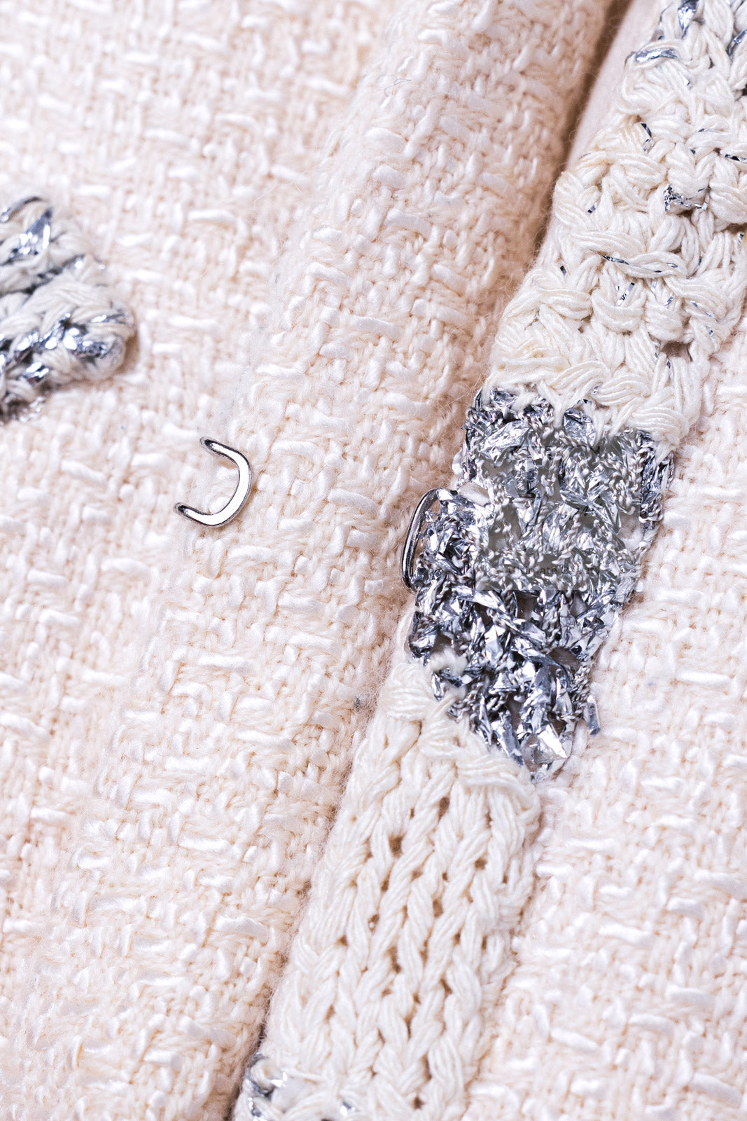 CHANEL 12PF Ivory Silver Metallic Trim Silk Wool Tweed Jacket 38 シャネル アイボリー シルバー メタリック トリム シルク ウール ツイード ジャケット 即発