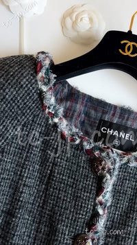 CHANEL 13PF Edinburgh Gray Trim Wool Tweed Jacket 34 シャネル グレー トリミング ウール 100% ツイード ジャケット 即発 - TC JAPAN