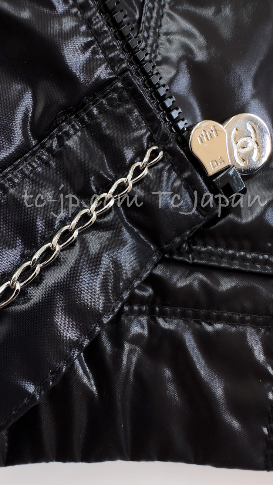 シャネル ジャケット CHANEL ブラック ナイロン ジッパー 12S Black Nylon Zipper Jacket – TC JAPAN