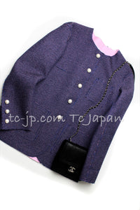 CHANEL 13S Indigo Navy Purple Pink Pearl Big CC Button Tweed Jacket Coat 38 シャネル インディゴ ネイビー パープル ピンク パール ビッグ CC ボタン ノーカラー ツイード ジャケット コート