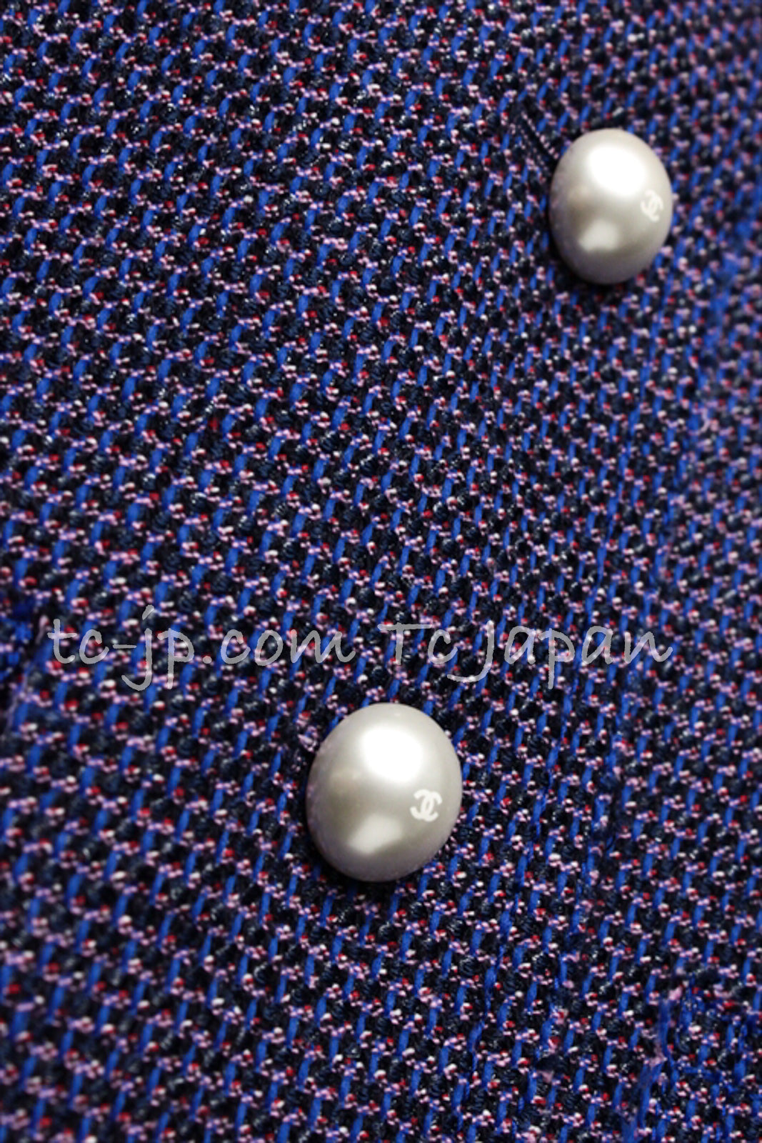 CHANEL 13S Indigo Navy Purple Pink Pearl Big CC Button Tweed Jacket Coat 38 シャネル インディゴ ネイビー パープル ピンク パール ビッグ CC ボタン ノーカラー ツイード ジャケット コート