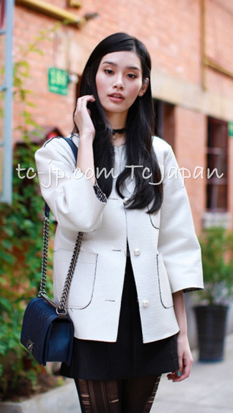 CHANEL 13S Indigo Navy Purple Pink Pearl Big CC Button Tweed Jacket Coat 38 シャネル インディゴ ネイビー パープル ピンク パール ビッグ CC ボタン ノーカラー ツイード ジャケット コート - TC JAPAN