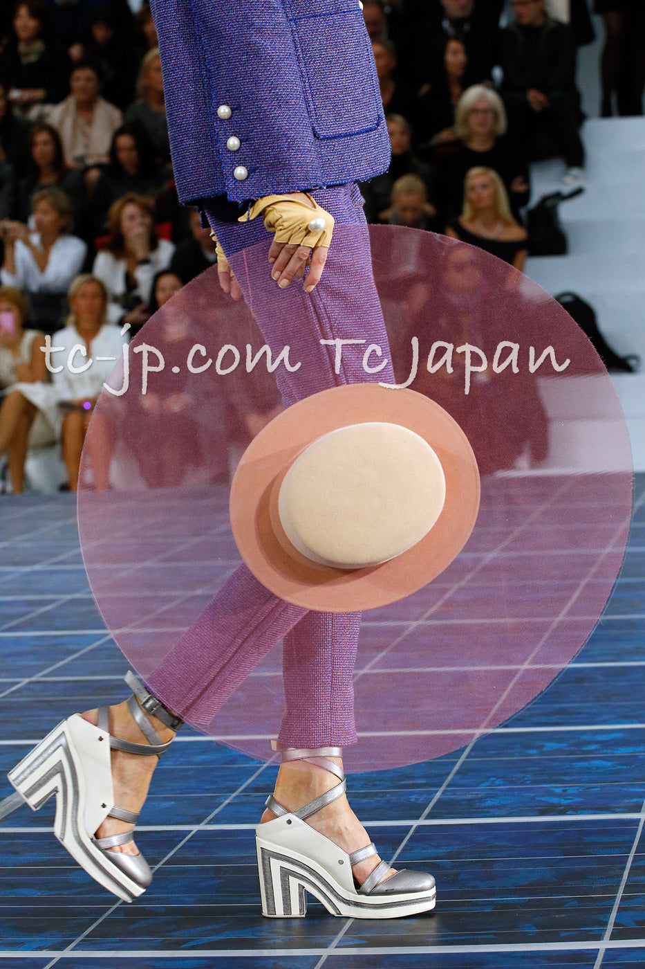 CHANEL 13S Indigo Navy Purple Pink Pearl Big CC Button Tweed Jacket Coat 38 シャネル インディゴ ネイビー パープル ピンク パール ビッグ CC ボタン ノーカラー ツイード ジャケット コート - TC JAPAN