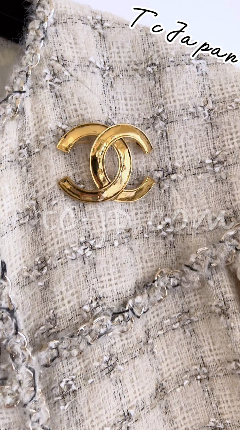 CHANEL 11A Ivory Creme Chain Braid Trimming Collarless Tweed Jacket 40 シャネル アイボリー クリーム チェーン ブレイド トリム ノーカラー ツイード ジャケット 即発