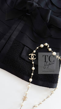 CHANEL 06A Black Wool Silk Ribbon Collarless Jacket Audrey Hepburn 38 14