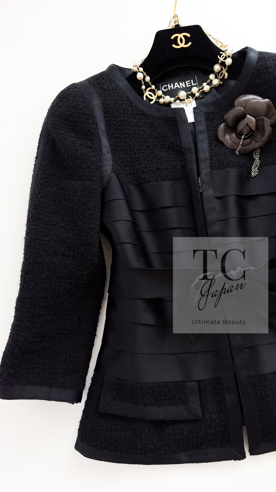 CHANEL 06A Black Wool Silk Ribbon Collarless Jacket Audrey Hepburn 38 シャネル ブラック ウール シルク リボン ノーカラー ジャケット オードリー ヘップバーン 即発