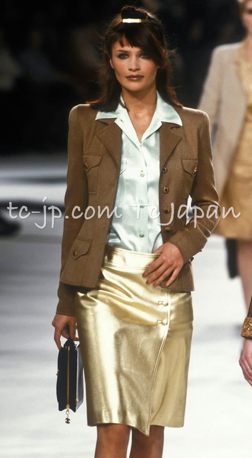 CHANEL 96A Vintage Black Wool 100 Gold CC Logo Buttons Jacket 38 シャネル ヴィンテージ ブラック ウール100% ゴールド CCボタン ジャケット 即発