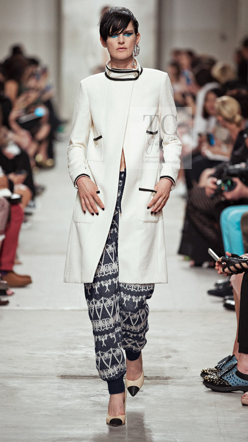 CHANEL 14C Ivory Black Trim Stand Collar Wool Jacket Coat 40 シャネル アイボリー ブラック トリム スタンド襟 ウール ジャケット コート 即発 - TC JAPAN