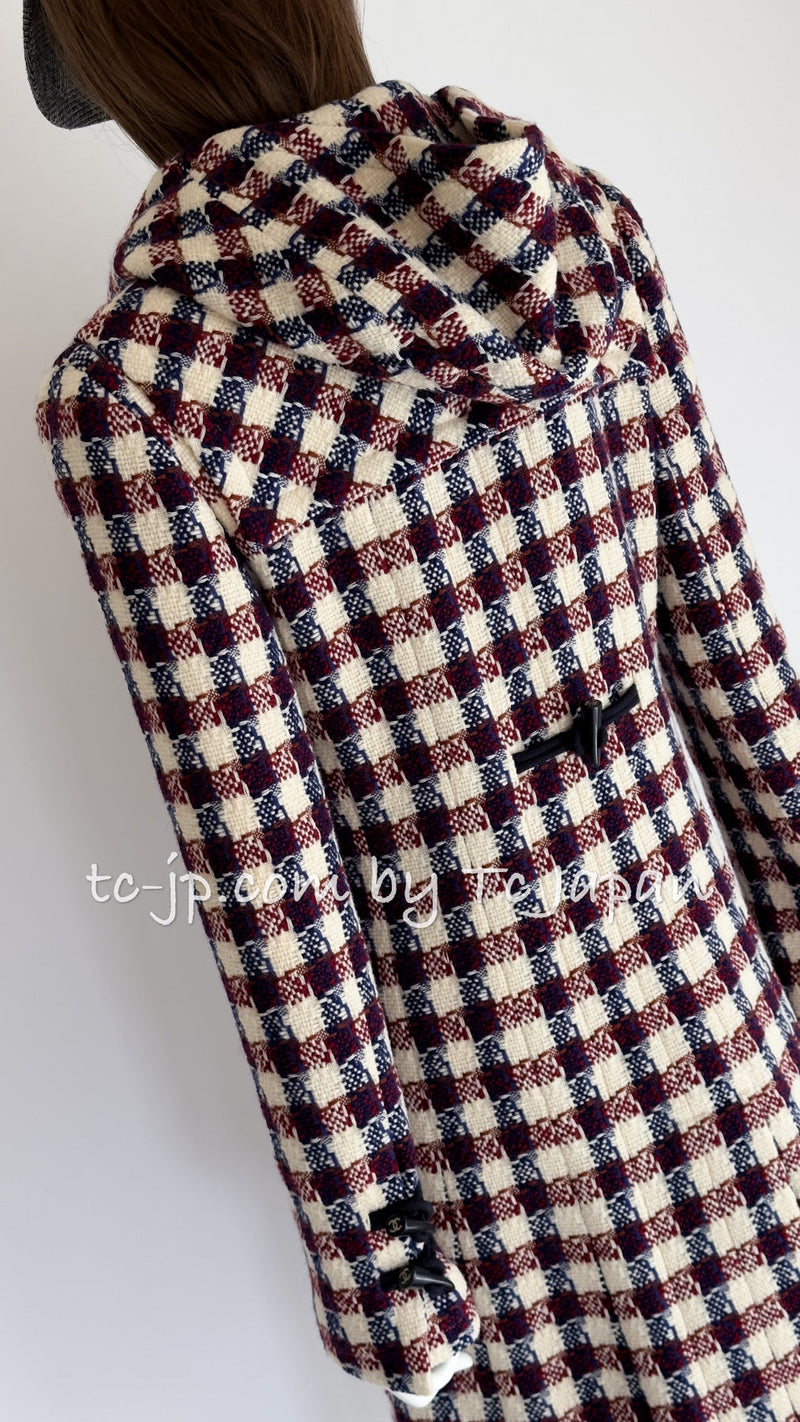 CHANEL 06A Red Blue Ivory Wool Plaid Duffle Coat 40 シャネル レッド ブルー アイボリー ウール チェック フード付 ダッフル コート 即発