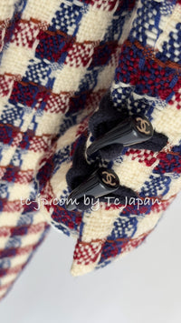 CHANEL 06A Red Blue Ivory Wool Plaid Duffle Coat 40 シャネル レッド ブルー アイボリー ウール チェック フード付 ダッフル コート 即発