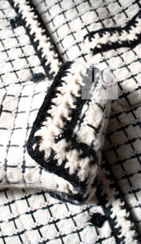 CHANEL 00A Ivory Beige Black Check Wool Alpaca Mohair Tweed Coat 38 7