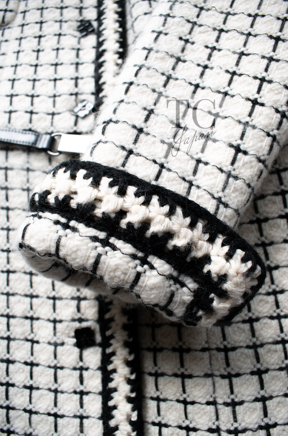 CHANEL 00A Ivory Beige Black Check Wool Alpaca Mohair Tweed Coat 38 18
