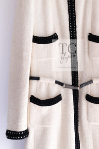 CHANEL 00A Ivory Black Trim Tweed Dress Coat with Belt 34 13