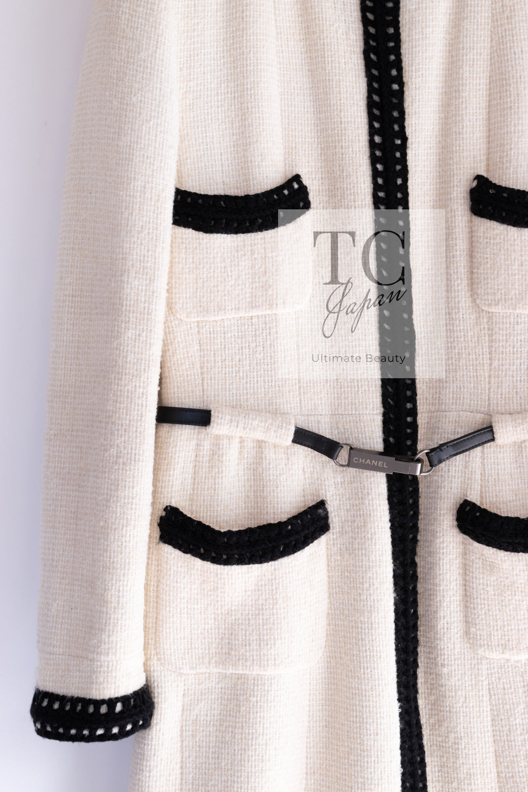 CHANEL 00A Ivory Black Trim Tweed Dress Coat with Belt 34 13