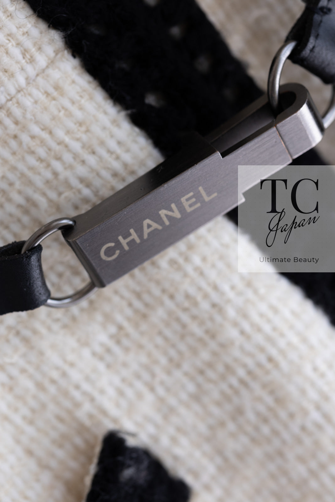 CHANEL 00A Ivory Black Trim Tweed Dress Coat with Belt 34 9