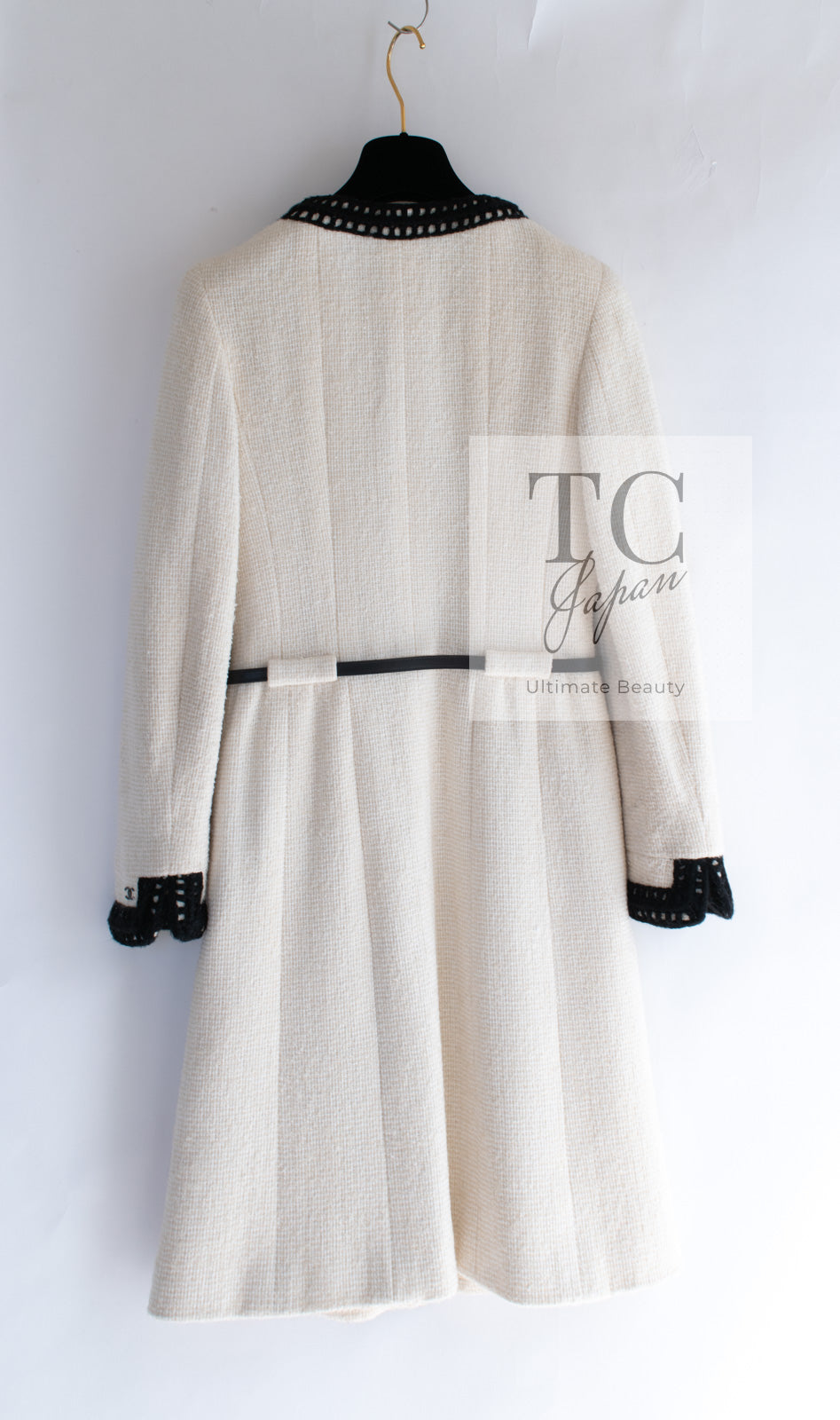 CHANEL 00A Ivory Black Trim Tweed Dress Coat with Belt 34 10